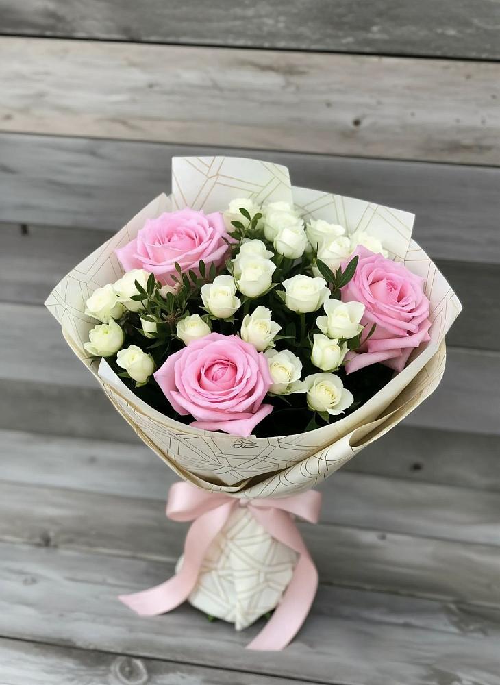 Букет цветов из: Розы в Октябрьском Ульяновской области