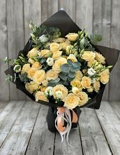Букет цветов из:  Розы и Лизиантусы в Октябрьском Ульяновской области