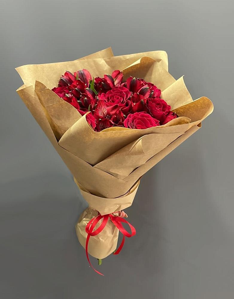 Букет цветов из: Альстромерии и Розы в Октябрьском Ульяновской области