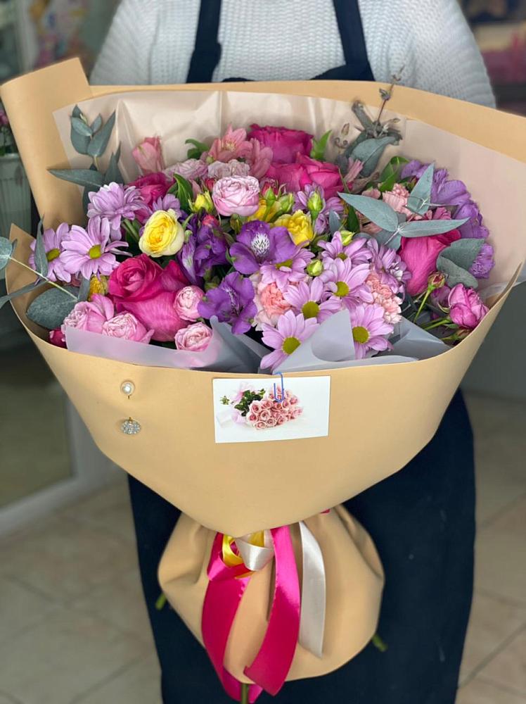 Букет цветов из: Хризантемы, Гвоздики и Альстромерии в Октябрьском Ульяновской области