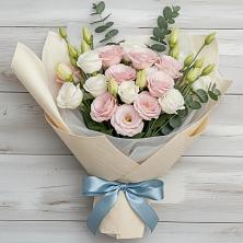 Букет цветов из:  Лизиантусы в Октябрьском Ульяновской области