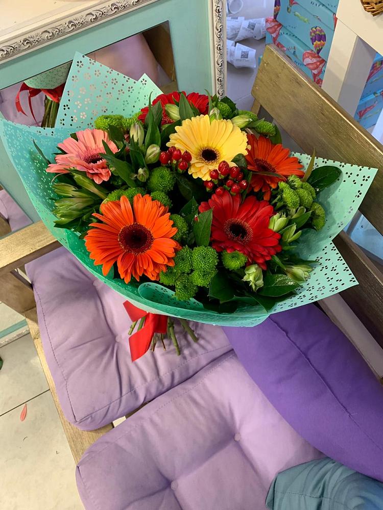 Букет цветов из: Герберы, Хризантемы и Альстромерии в Октябрьском Ульяновской области