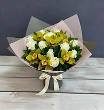 Букет цветов из:  Орхидеи и Розы в Октябрьском Ульяновской области