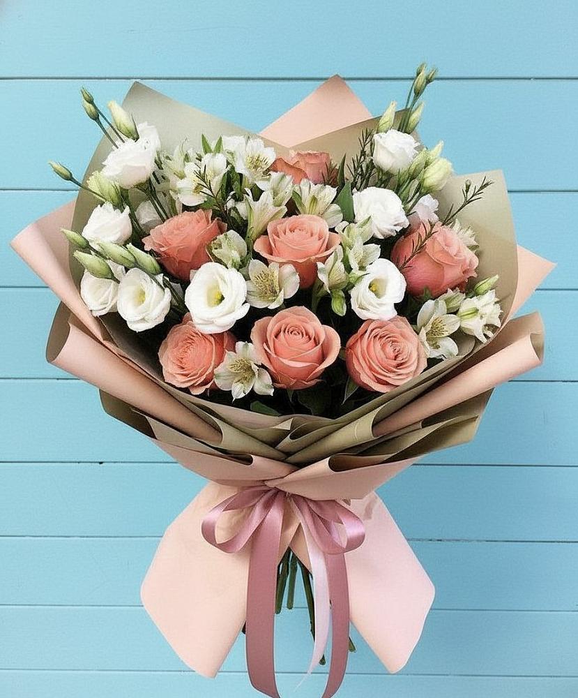 Букет цветов из: Розы, Альстромерии и Лизиантусы в Октябрьском Ульяновской области