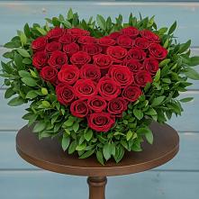 Цветочная композиция из Розы в виде сердца в Октябрьском Ульяновской области