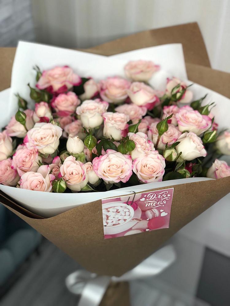 Букет цветов из: Розы в Октябрьском Ульяновской области