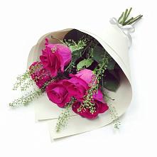 Букет цветов из:  Розы в Октябрьском Ульяновской области