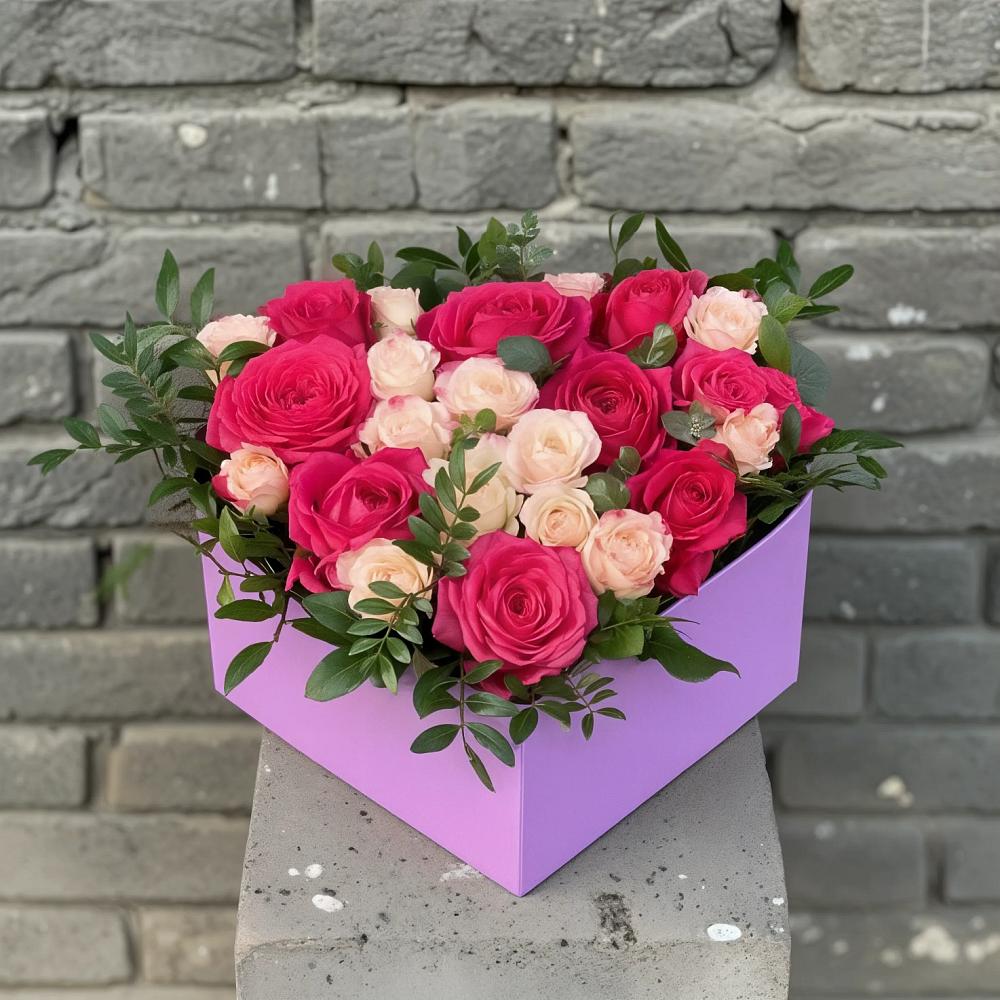 Цветочная композиция из Розы в коробке в Октябрьском Ульяновской области