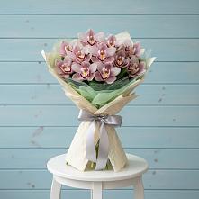 Букет цветов из:  Орхидеи и Розы в Октябрьском Ульяновской области