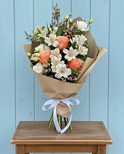 Букет цветов из:  Альстромерии, Лизиантусы, Розы и Хризантемы в Октябрьском Ульяновской области