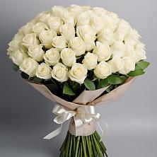 Букет 101 беля роза Белоснежка в Октябрьском Ульяновской области