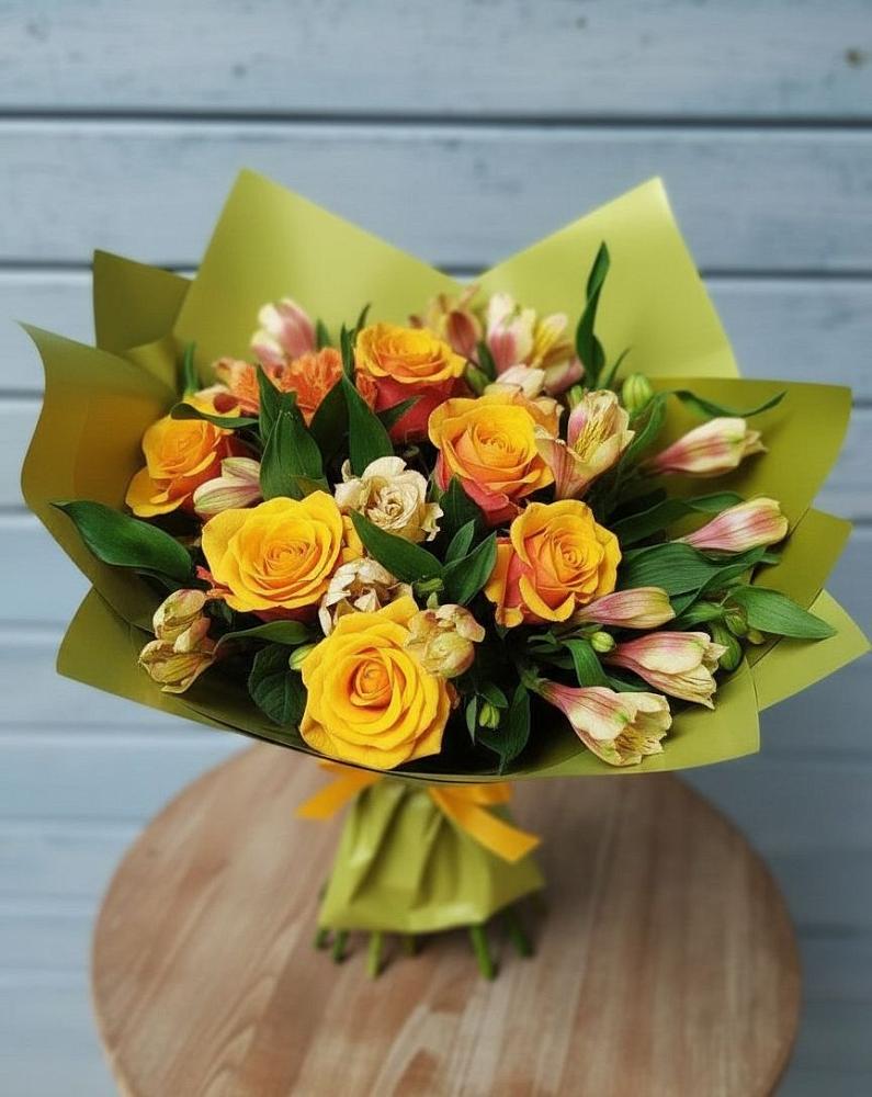 Букет цветов из: Альстромерии и Розы в Октябрьском Ульяновской области