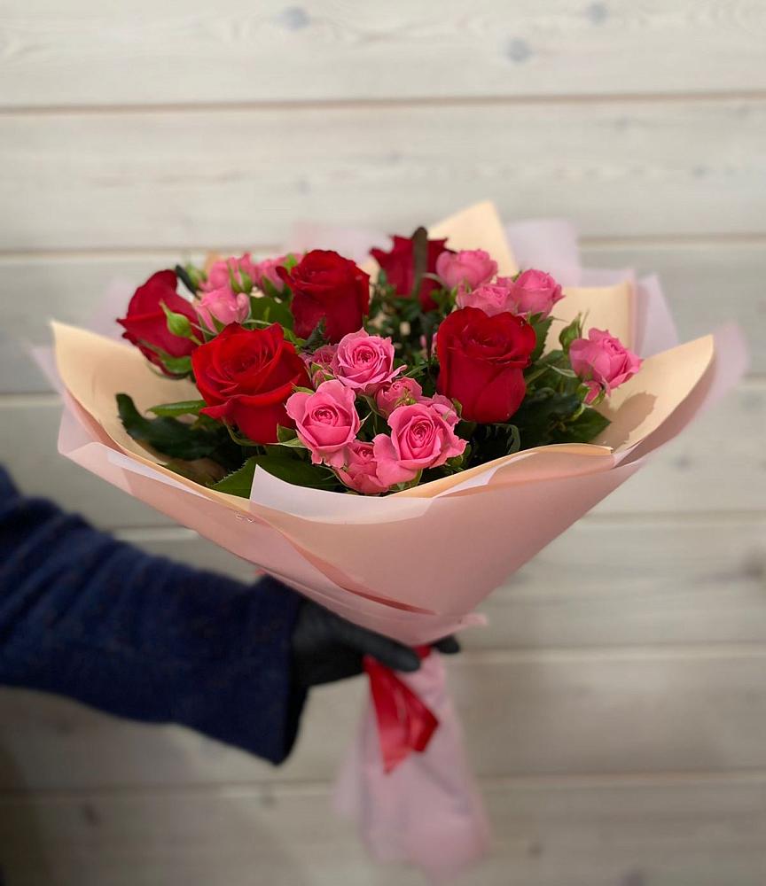 Букет цветов из: Розы в Октябрьском Ульяновской области