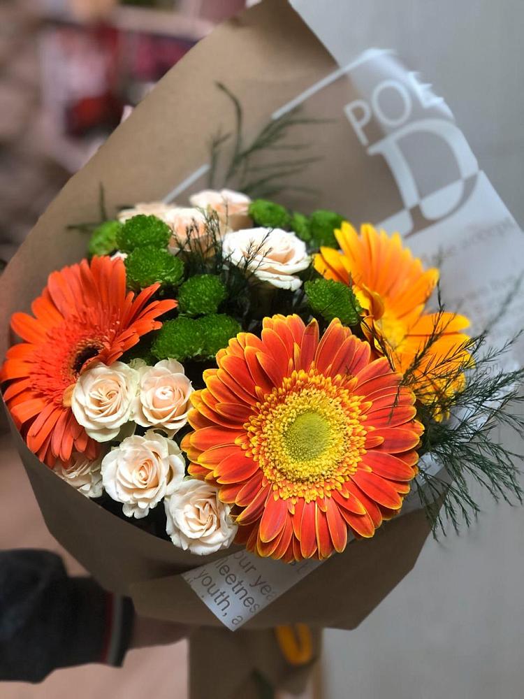 Букет цветов из: Герберы, Хризантемы и Розы в Октябрьском Ульяновской области