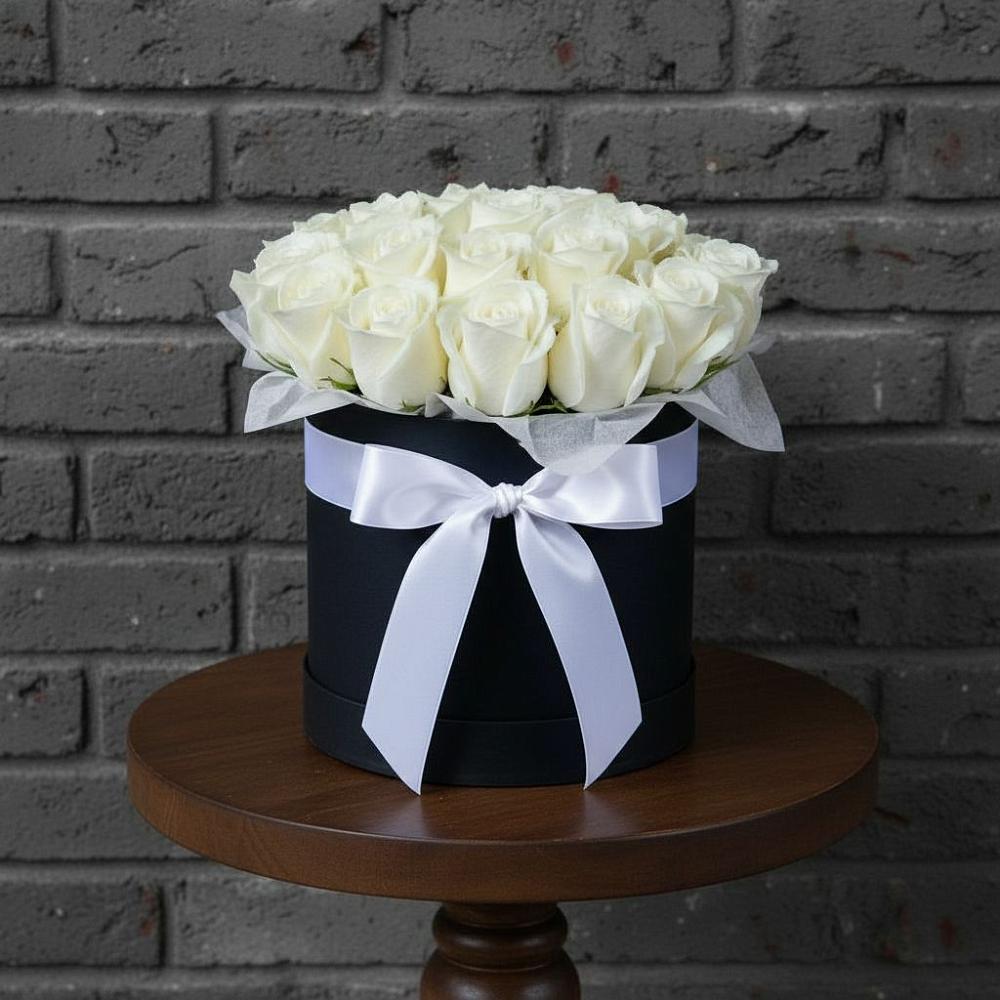 Цветочная композиция из Розы в шляпной коробке в Октябрьском Ульяновской области