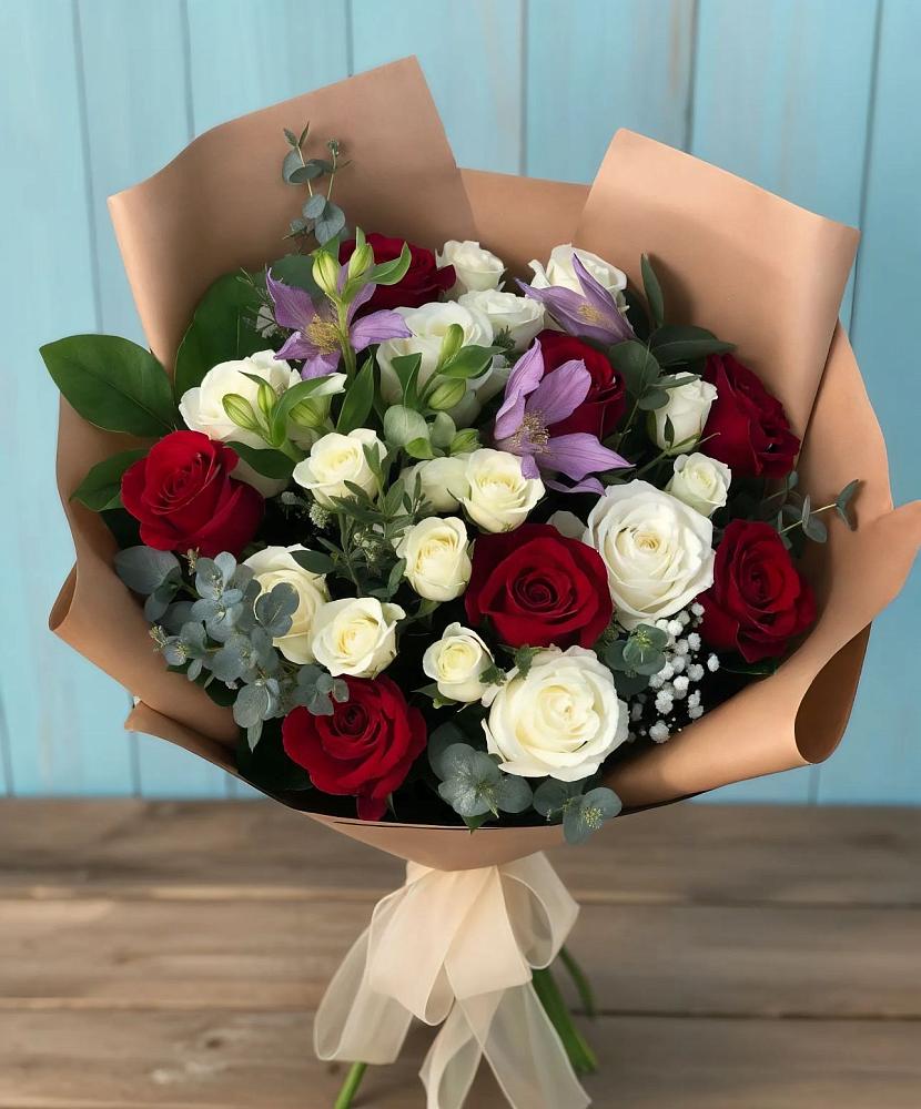 Букет цветов из: Розы и Альстромерии в Октябрьском Ульяновской области