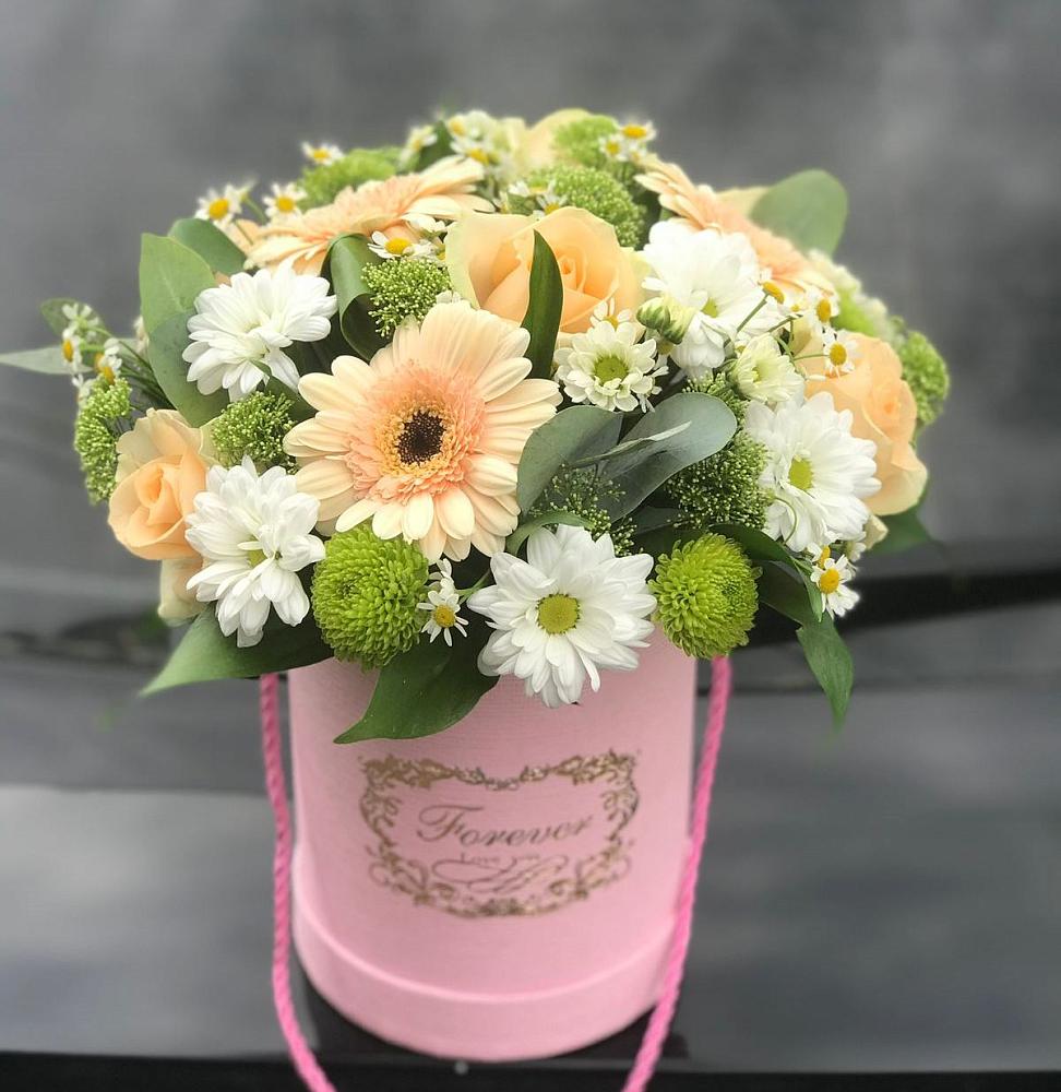 Цветочная композиция из Розы, Герберы и Хризантемы в шляпной коробке в Октябрьском Ульяновской области