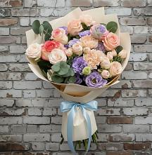 Букет цветов из:  Розы, Лизиантусы и Гвоздики в Октябрьском Ульяновской области