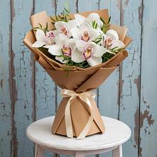 Букет цветов из:  Орхидеи и Розы в Октябрьском Ульяновской области
