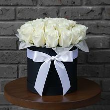 Цветочная композиция из Розы в шляпной коробке в Октябрьском Ульяновской области