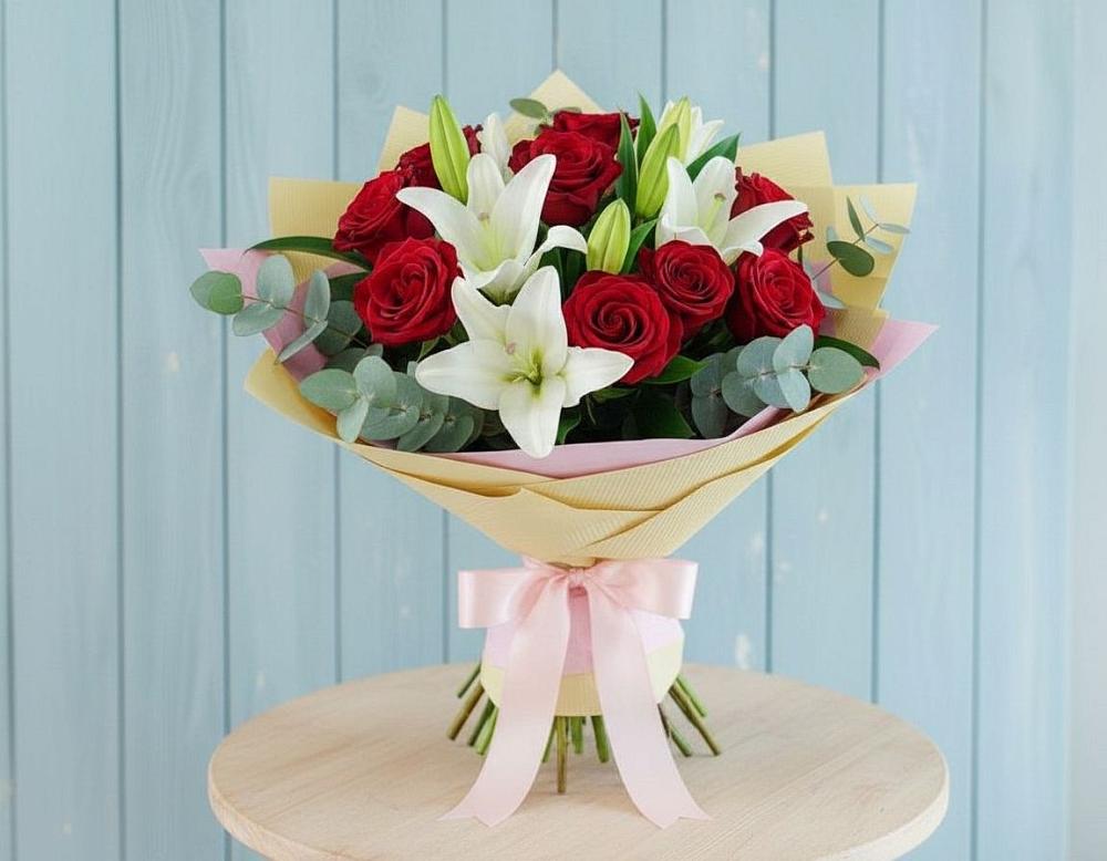 Букет цветов из: Лилии и Розы в Октябрьском Ульяновской области